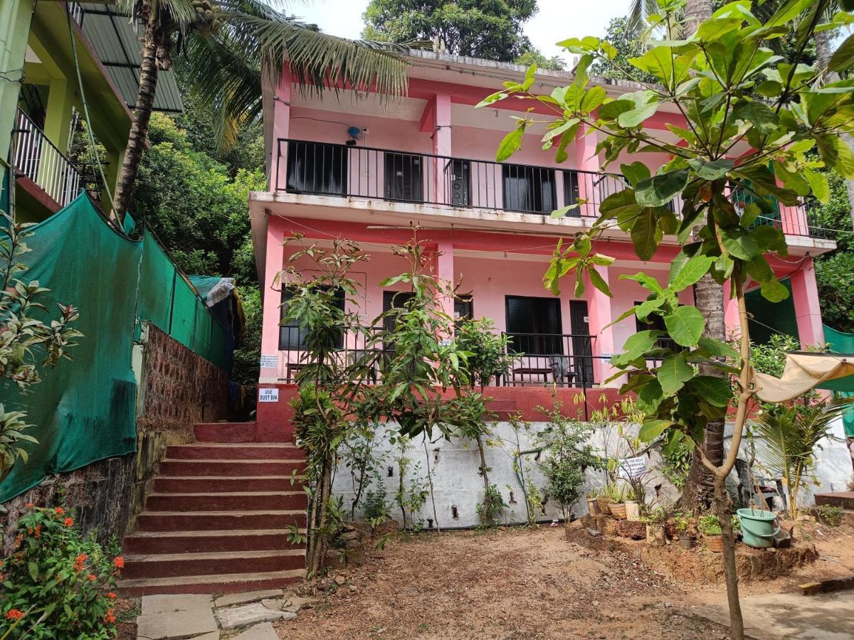 Est Hem Guesthouse Arambol Exterior foto